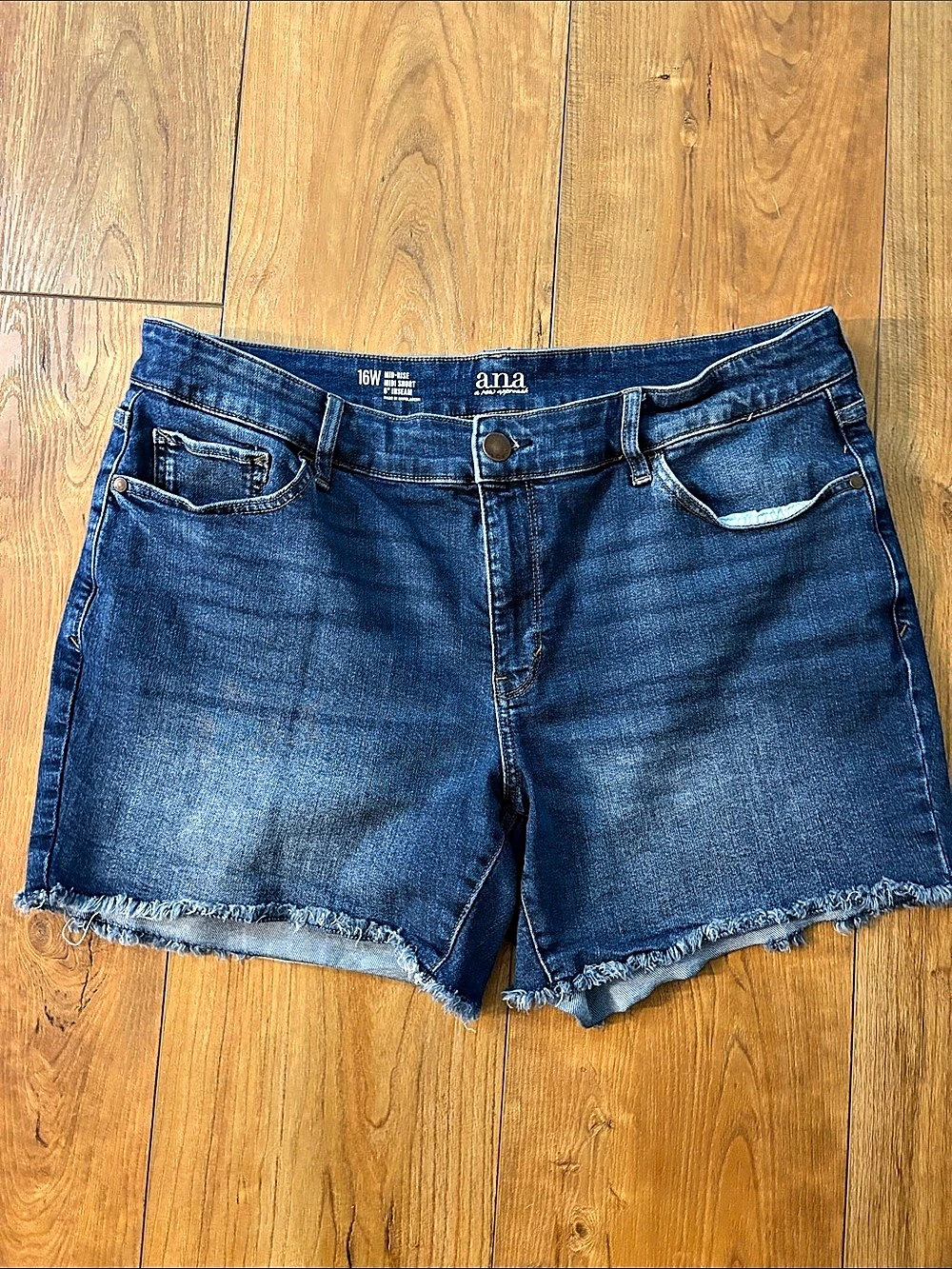 a.n.a Mid-Rise Midi Short 6 Inseam Denim Shorts Blue Waist 16W
